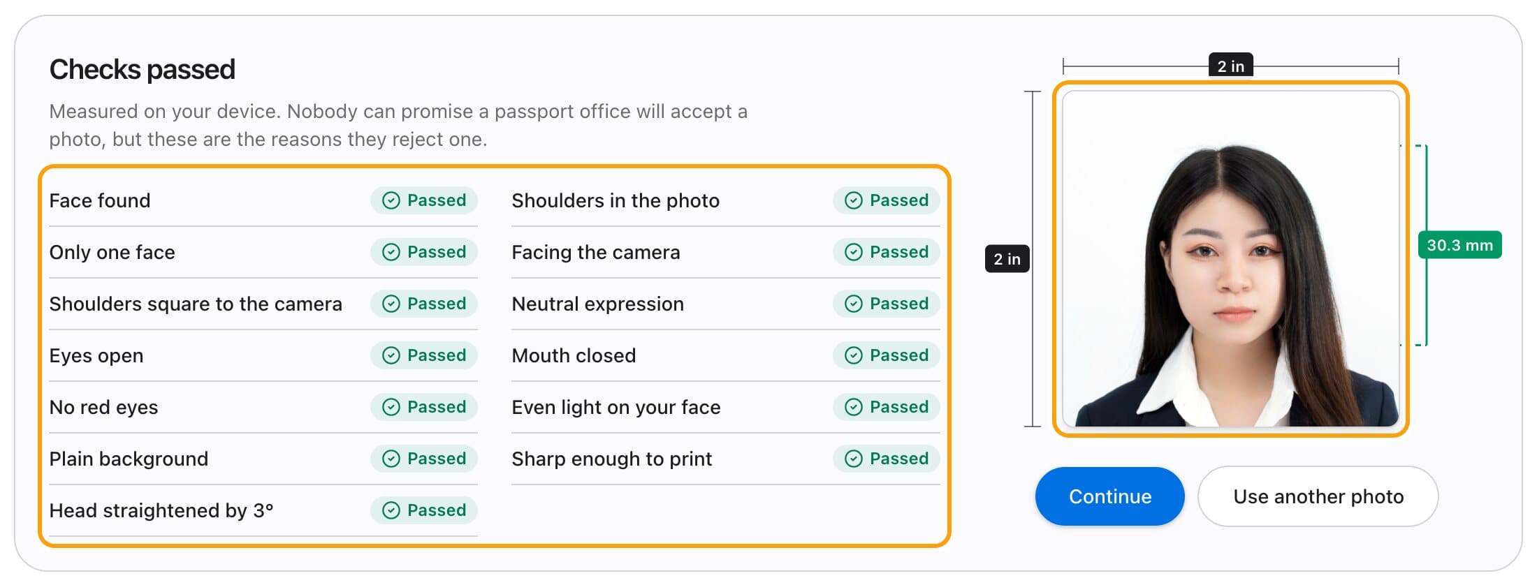 The checks screen for a US visa (DS-160) photo, with each check passed and the photo measured in millimetres.